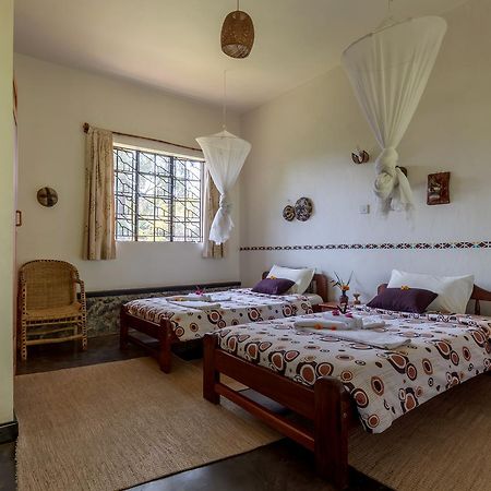 Travellers Rest Hotel Kisoro Bagian luar foto