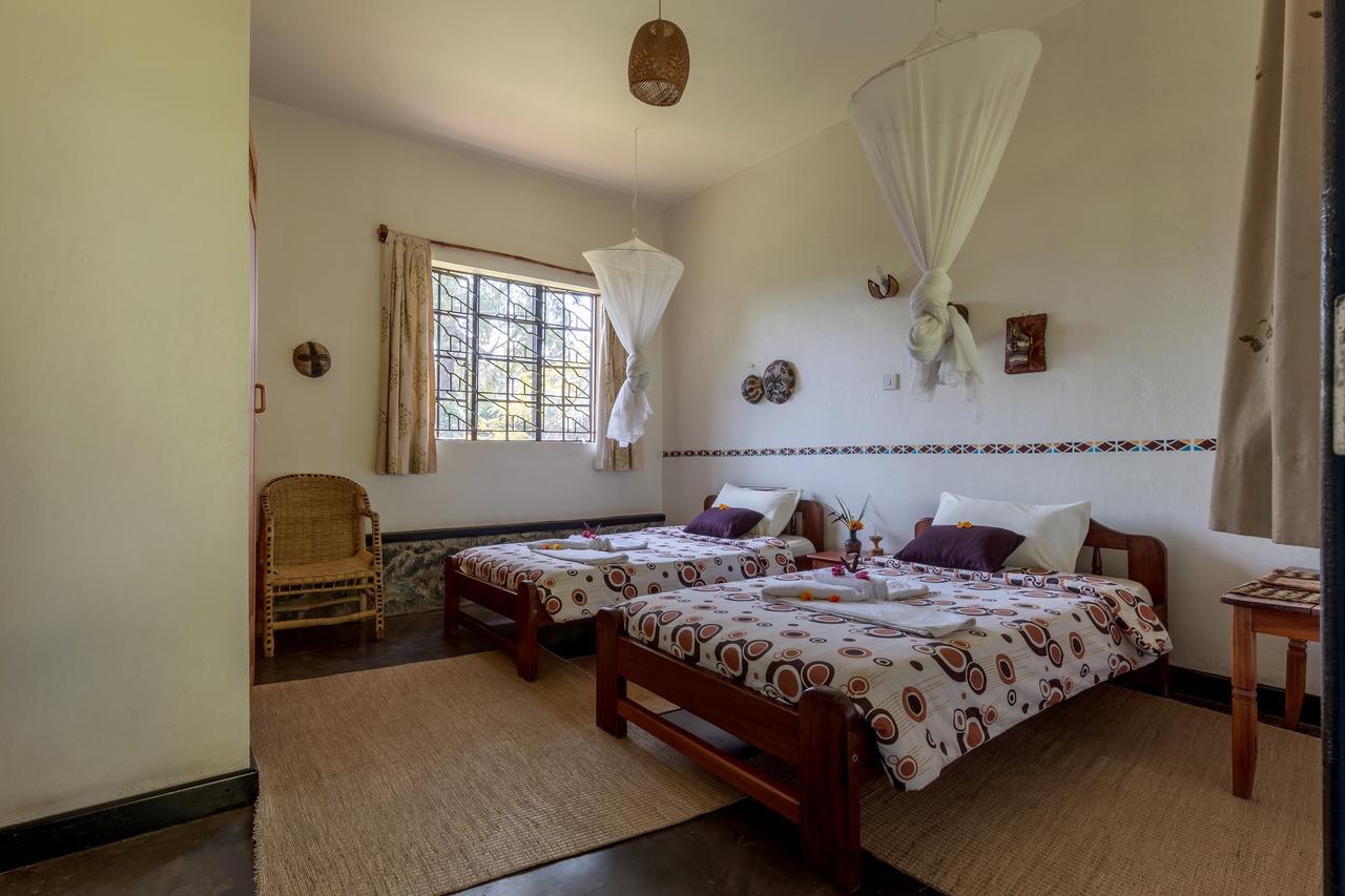 Travellers Rest Hotel Kisoro Bagian luar foto
