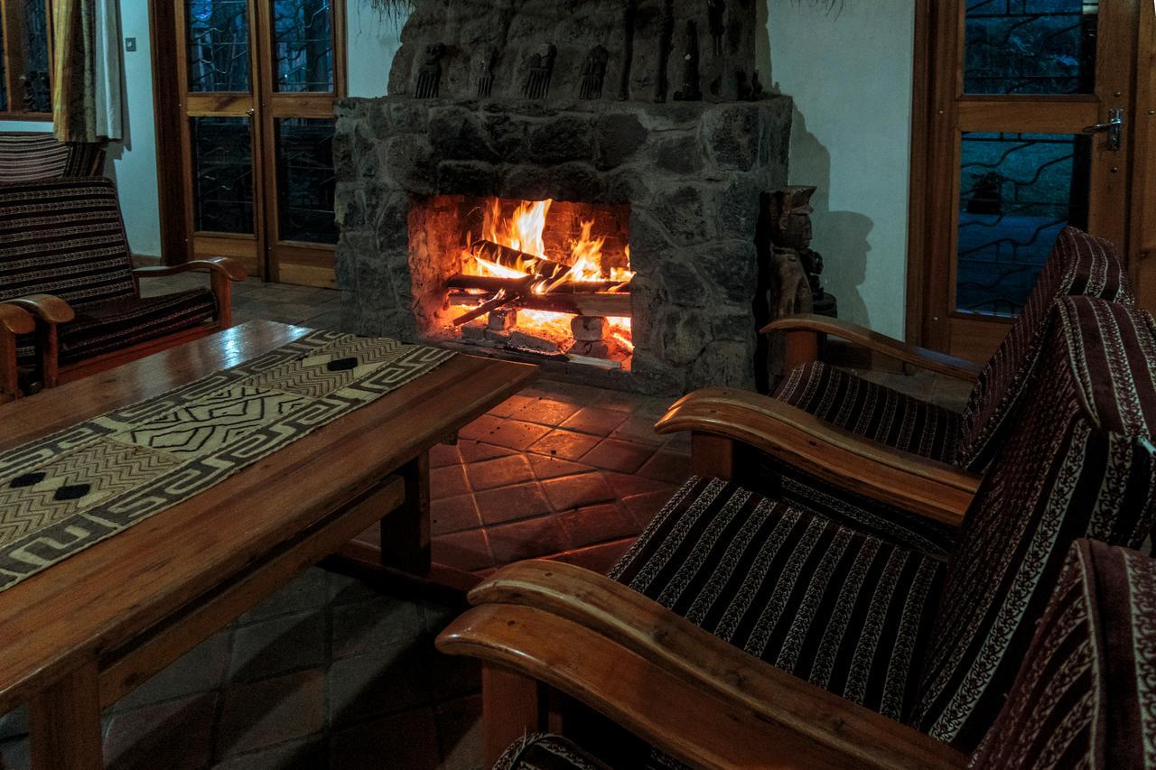 Travellers Rest Hotel Kisoro Bagian luar foto