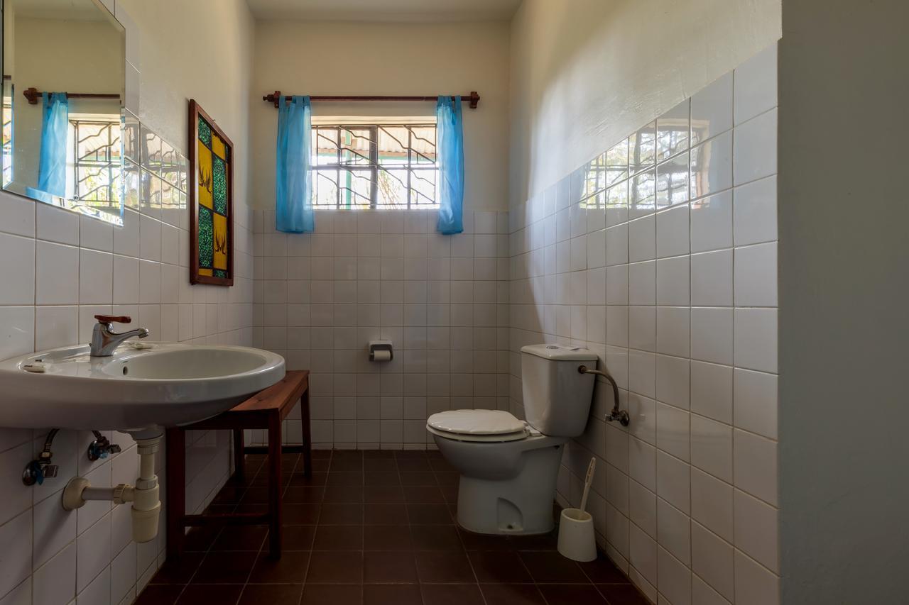 Travellers Rest Hotel Kisoro Bagian luar foto